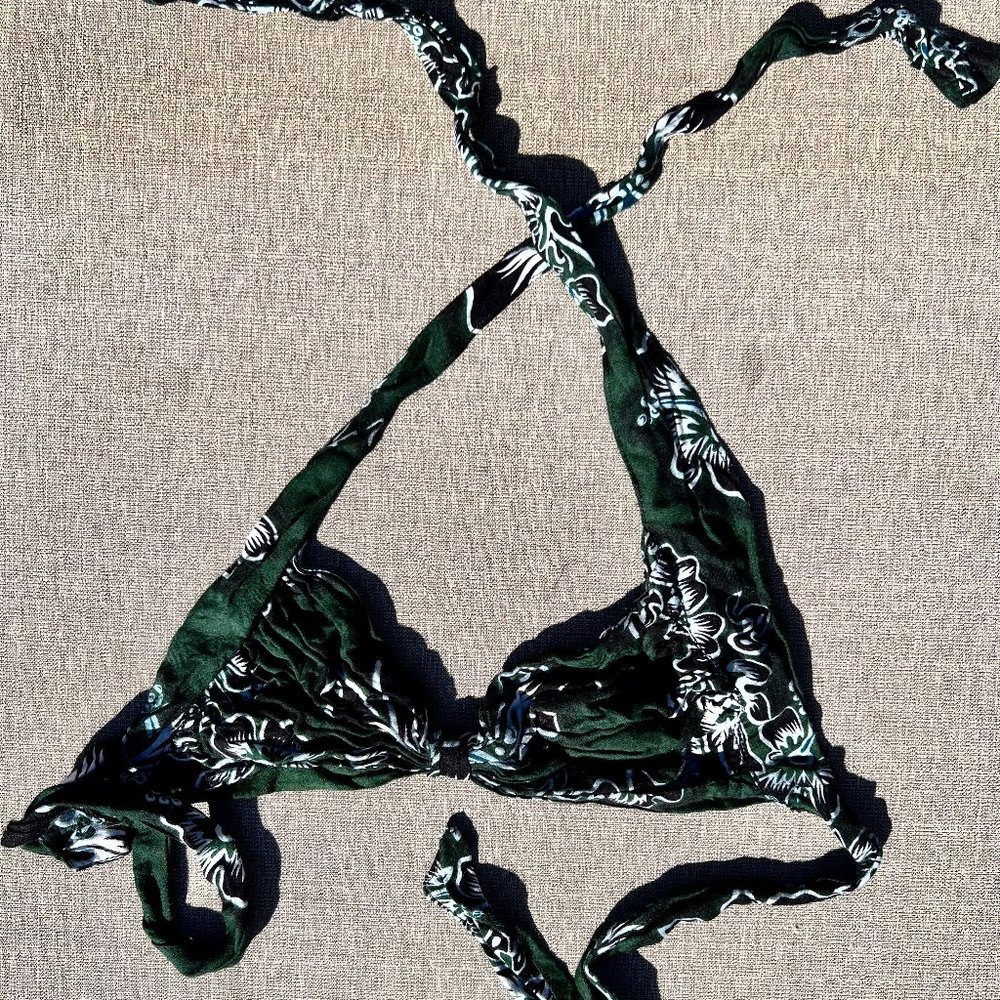 Hawaiian Patterned Green Bikini Cut Shirt